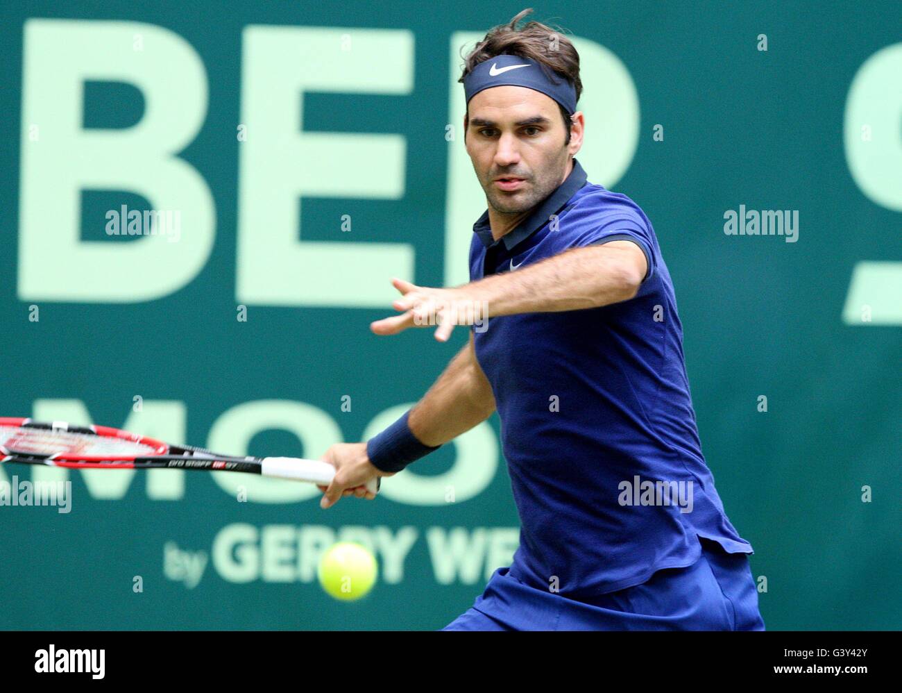 Halle, Renania del Norte-Westfalia, Alemania. 16 de junio de 2016. Gerry Webber Open tenis torneo. Roger Federer (SUI) Credit: Además de los deportes de acción Images/Alamy Live News Foto de stock
