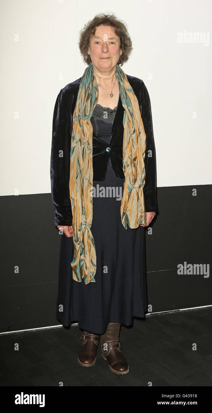 Linda Bassett en el estreno de West is West, en el BFI Southbank, en Waterloo, en el centro de Londres. Foto de stock