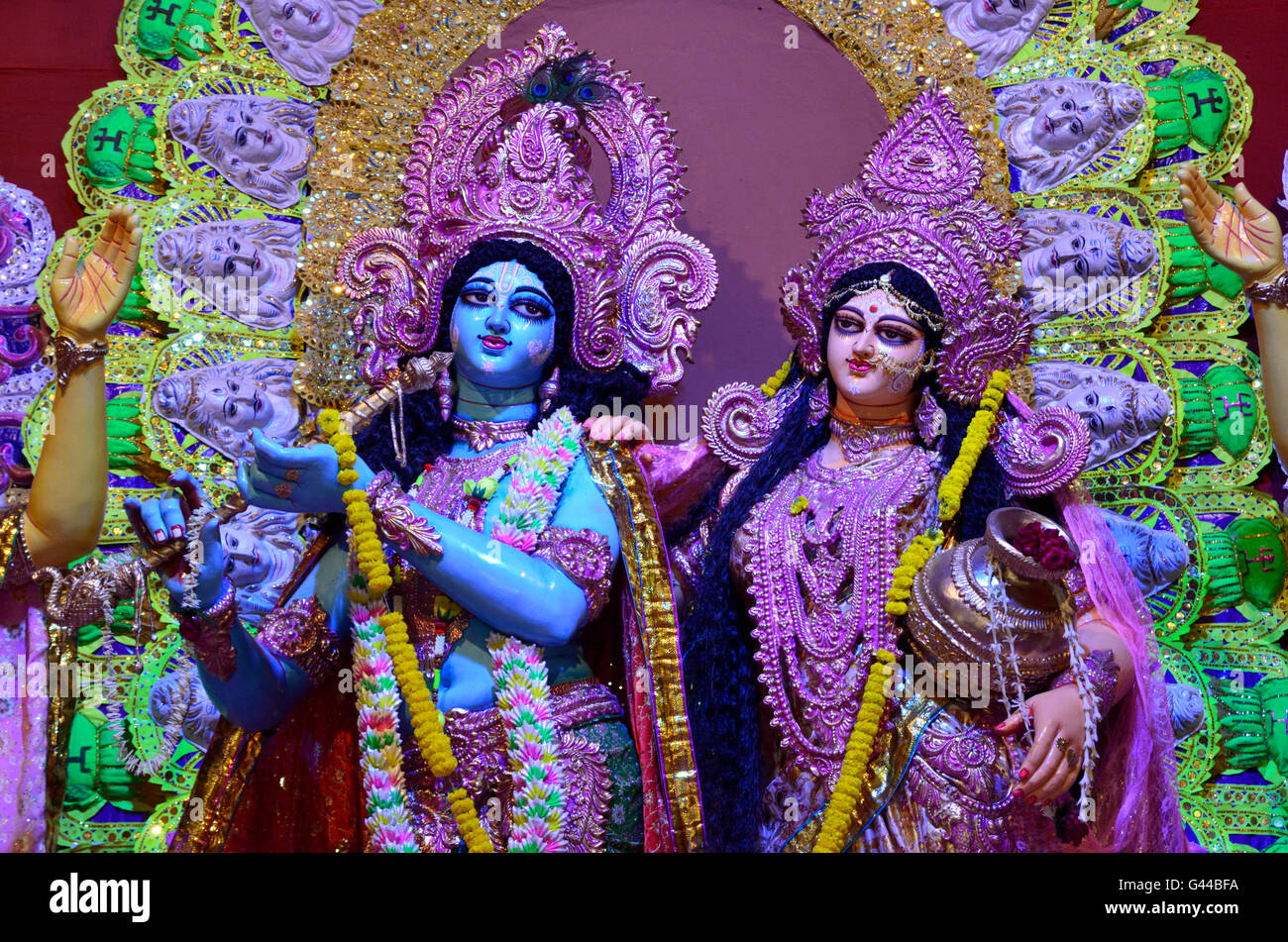 El Señor Krishna y Radha, Janmastami celebraciones, cumpleaños de Krishna, El Señor, Dios de amor, en Kolkata, Bengala Occidental, India Foto de stock