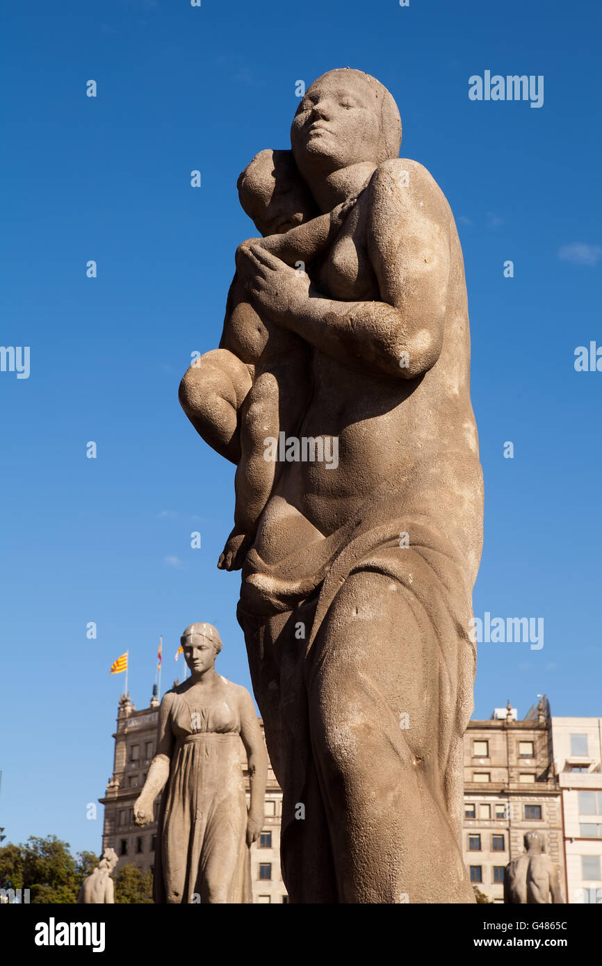 Las estatuas de la Plaza Catalunya, Barcelona Foto de stock