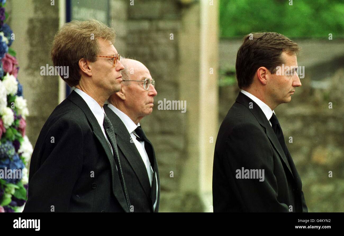 El Prometido De Jill Dando Alan Farthing R Camina Delante De Su Padre el-prometido-de-jill-dando-alan-farthing-r-camina-delante-de-su-padre