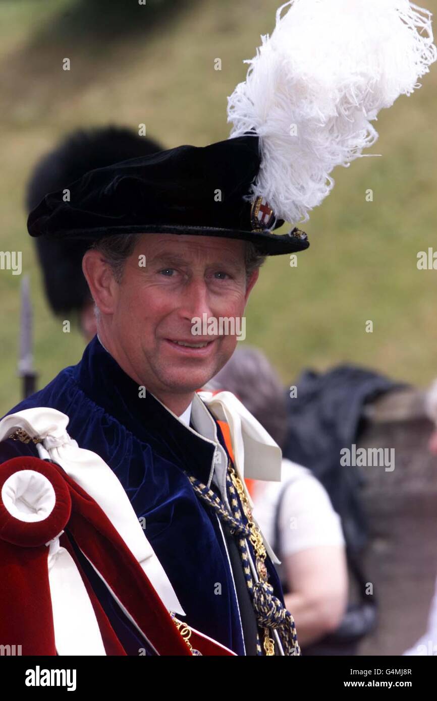 El Príncipe Carlos, el Príncipe de Gales, en la Ceremonia del Garter, Castillo de Windsor. Foto de stock