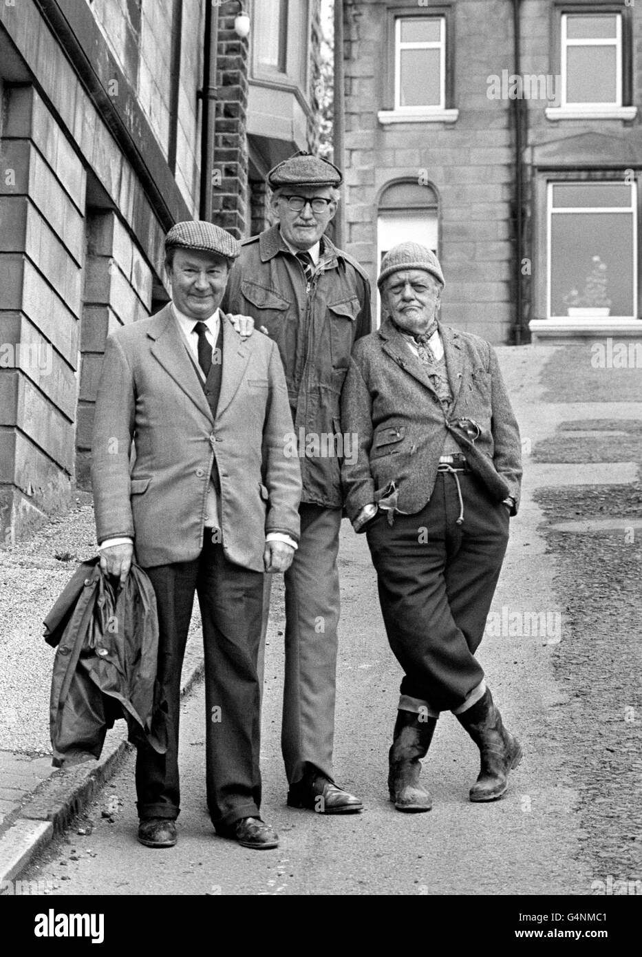 Estrellas de la comedia de larga duración de la BBC 'Last of the Summer Wine' (L-R) Peter Sallis (Clegg) Brian Wilde (Foggy) y Bill Owen (Compo) en Set. Foto de stock