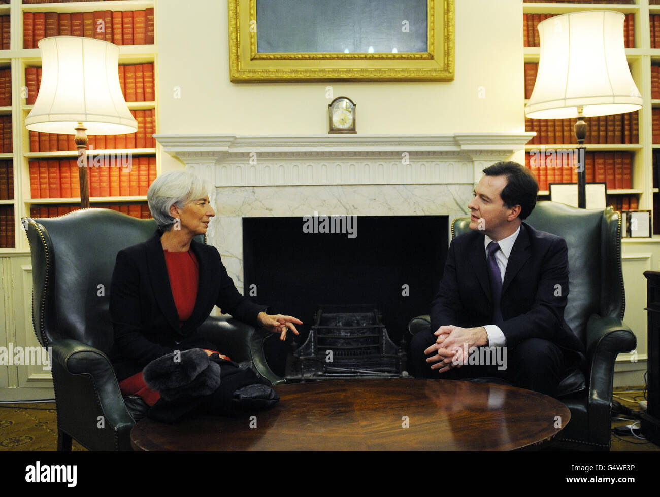 El Canciller George Osborne se reúne con la Presidenta del Fondo Monetario Internacional Christine Lagarde (izquierda) en 11 Downing Street, Londres. Foto de stock