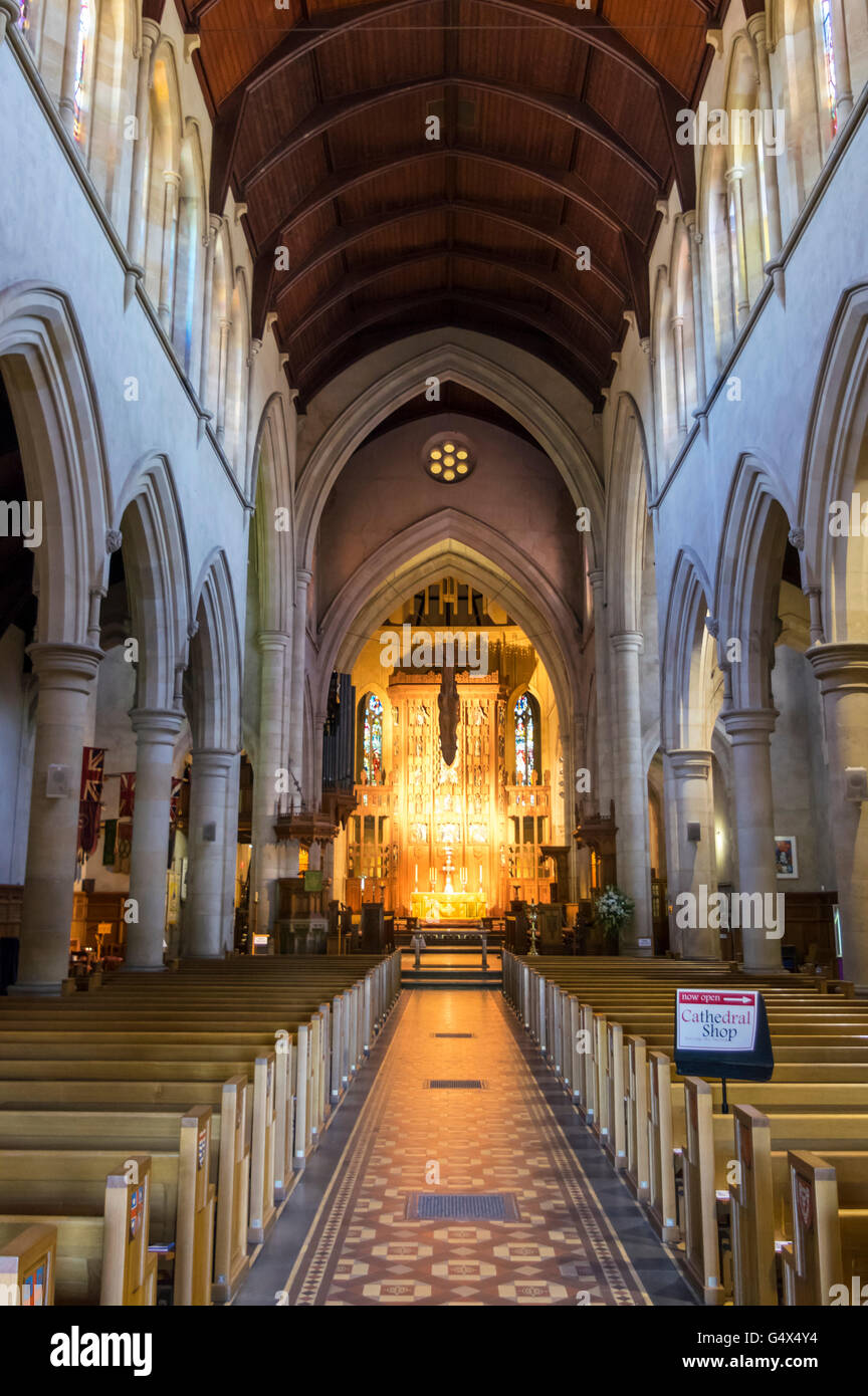 Nave central de la Catedral de San Pedro, sede de la diócesis anglicana de Adelaida, Australia del Sur. Construido en el resurgimiento de la arquitectura gótica. Foto de stock