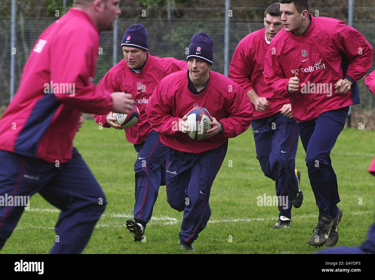 Miembros del equipo del sindicato de rugby de Inglaterra durante el  entrenamiento en Sandhurst Military Collage, antes de su partido del  Campeonato de Seis Naciones en Twickenham contra Gales, el 4 de