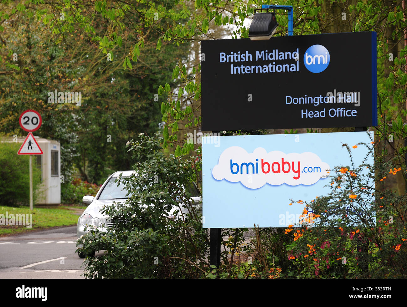 British Midland International Head Office, Castle Donington, como la incertidumbre sobre el futuro de la línea aérea continuó hoy después de que el propietario de British Airways completó su acuerdo para comprar BMI. Foto de stock