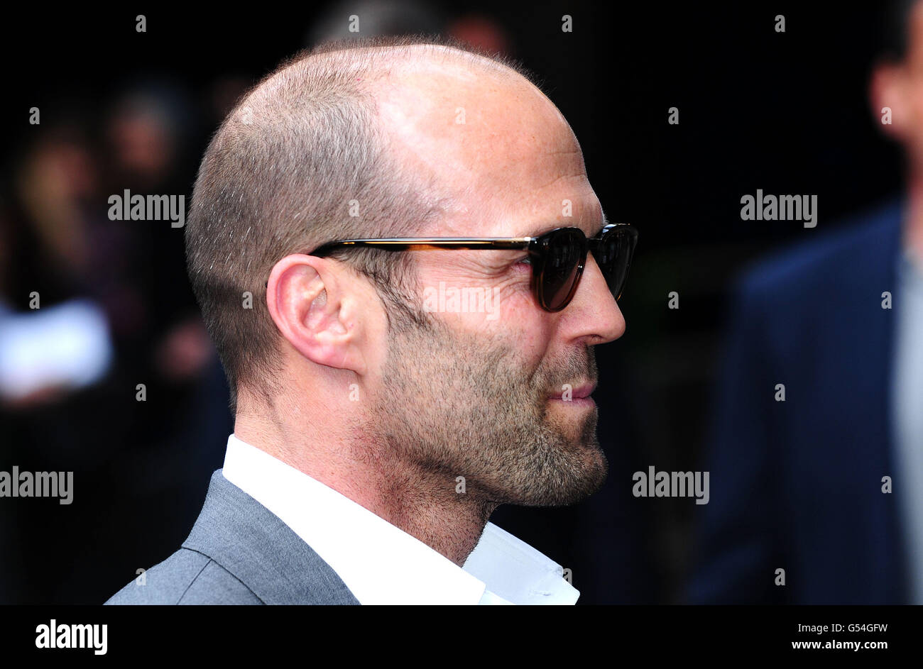 Jason Statham llega al estreno de su nueva película, Safe, en el cine