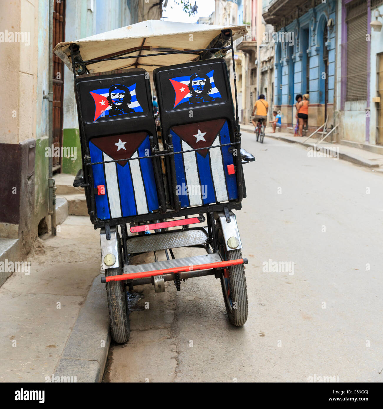 Bici Taxi, Cuba es la versión de la bicicleta triciclo o moto taxi, con