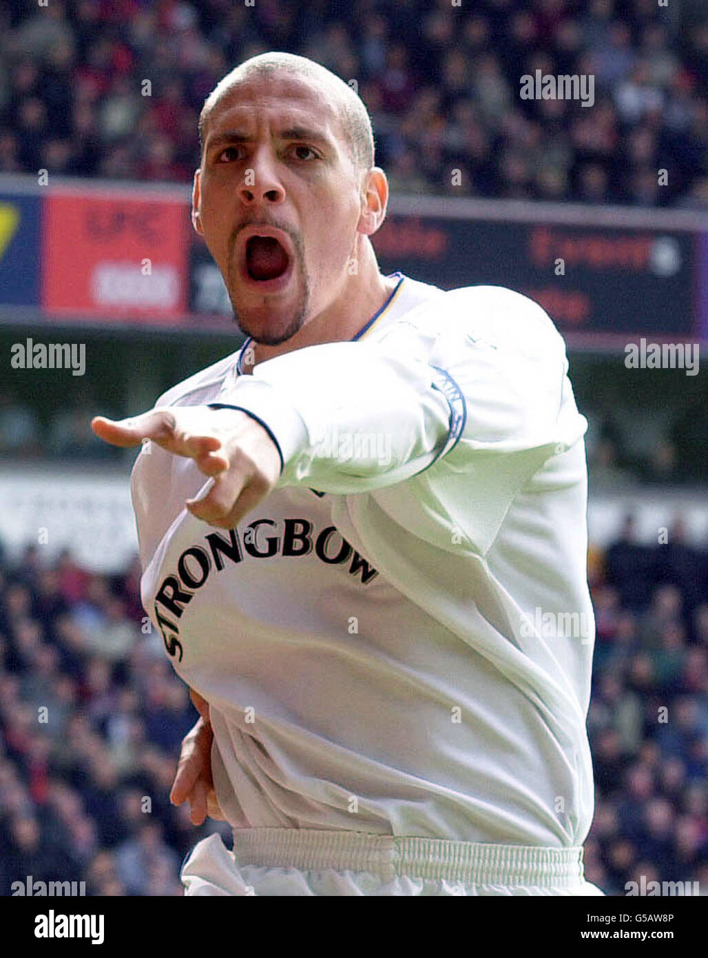Liverpool V Leeds Rio Ferdinand Fotografia De Stock Alamy