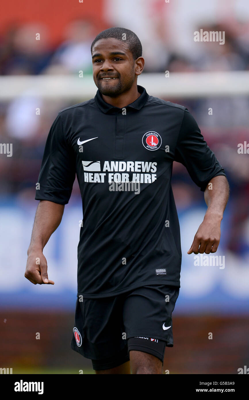 Fútbol - Pretemporada Amistable - Welling United v Charlton Athletic - Park View Road. Bradley Pritchard, Charlton Athletic Foto de stock