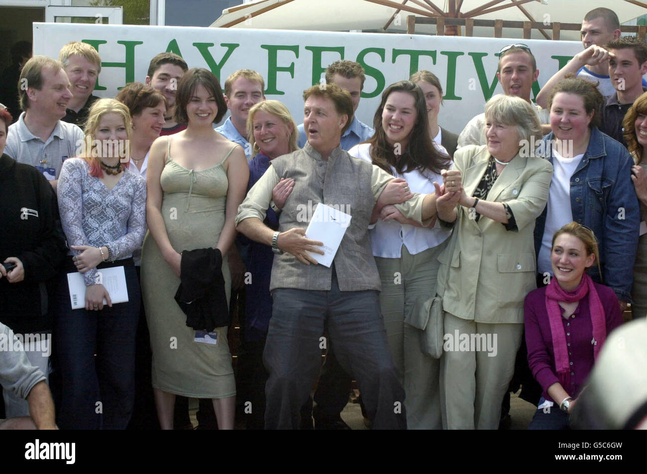 Festival de artes de gales mccartney fotografías e imágenes de alta