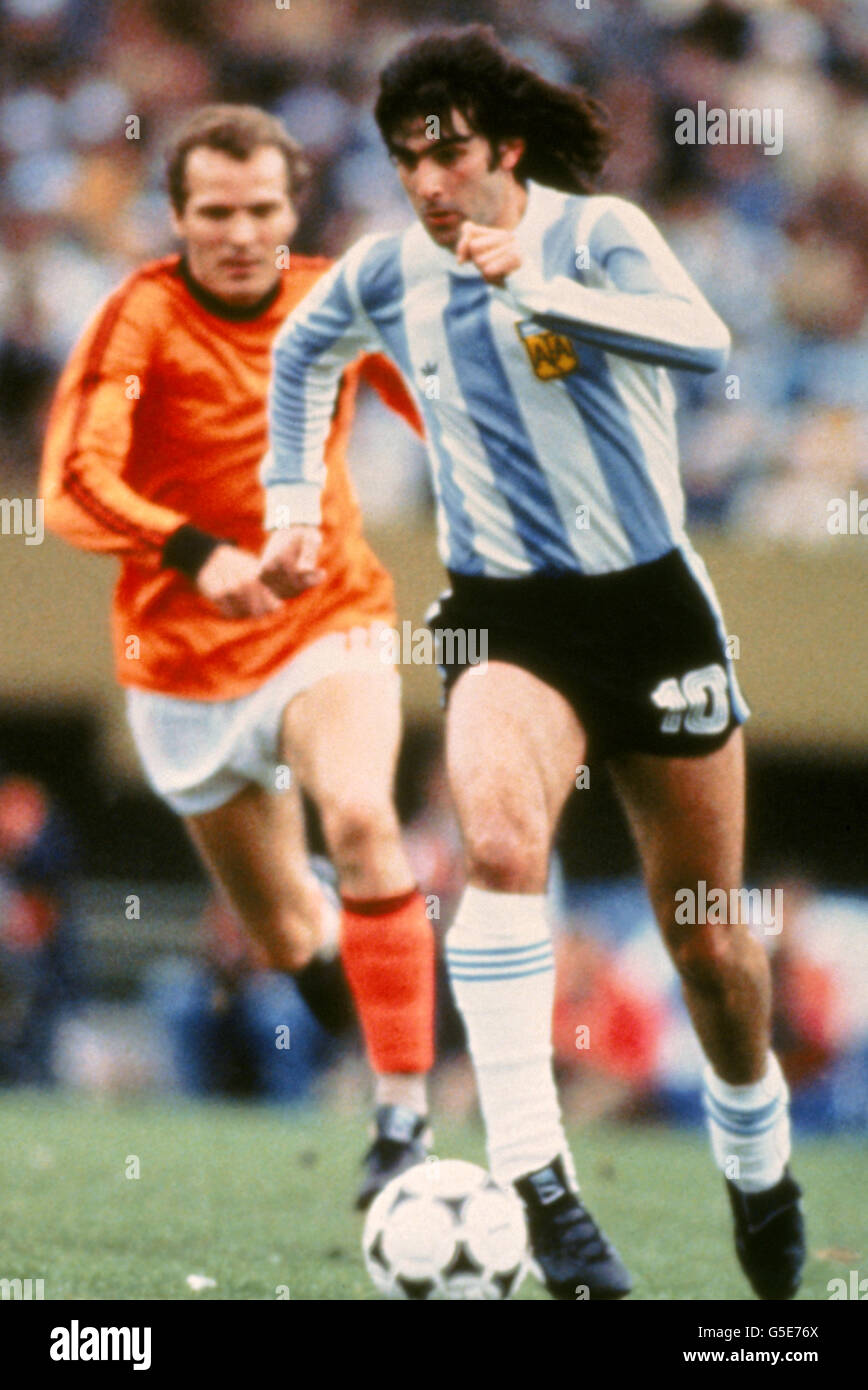 Fútbol - Copa Mundial Argentina - Final - Argentina contra Holanda. Mario Kempes, Argentina Fotografía de stock - Alamy