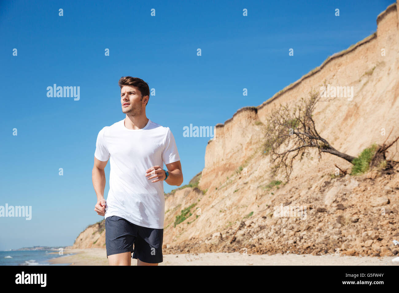 Camiseta de fitness fotografías e imágenes de alta resolución