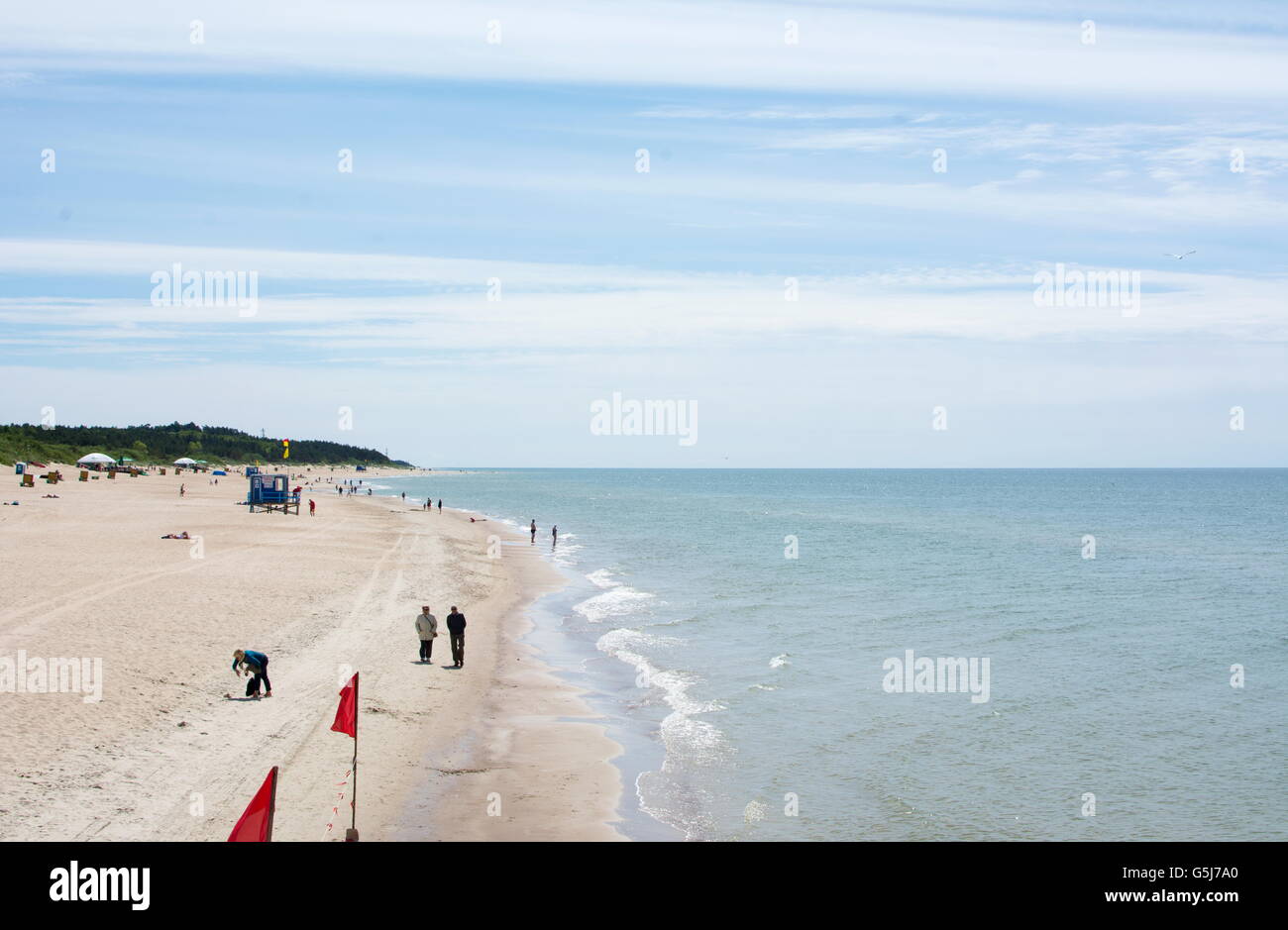 PALANGA LITUANIA - 13 DE JUNIO: Ver en la Palanga playa arenosa. Palanga es el resort más populares del verano en Lituania Foto de stock