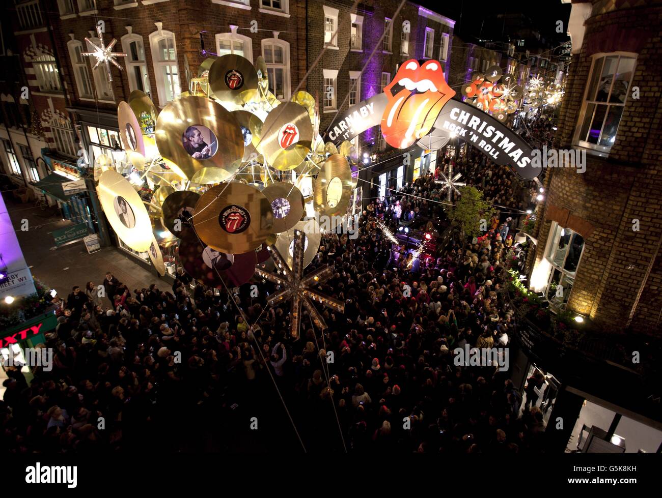 Carnaby Street, Londres celebra la Navidad en colaboración con los Rolling  Stones mientras DJ Goldierocks lanza las decoraciones navideñas de 2012 que  fueron co-diseñadas por los Rolling Stones para su aniversario de