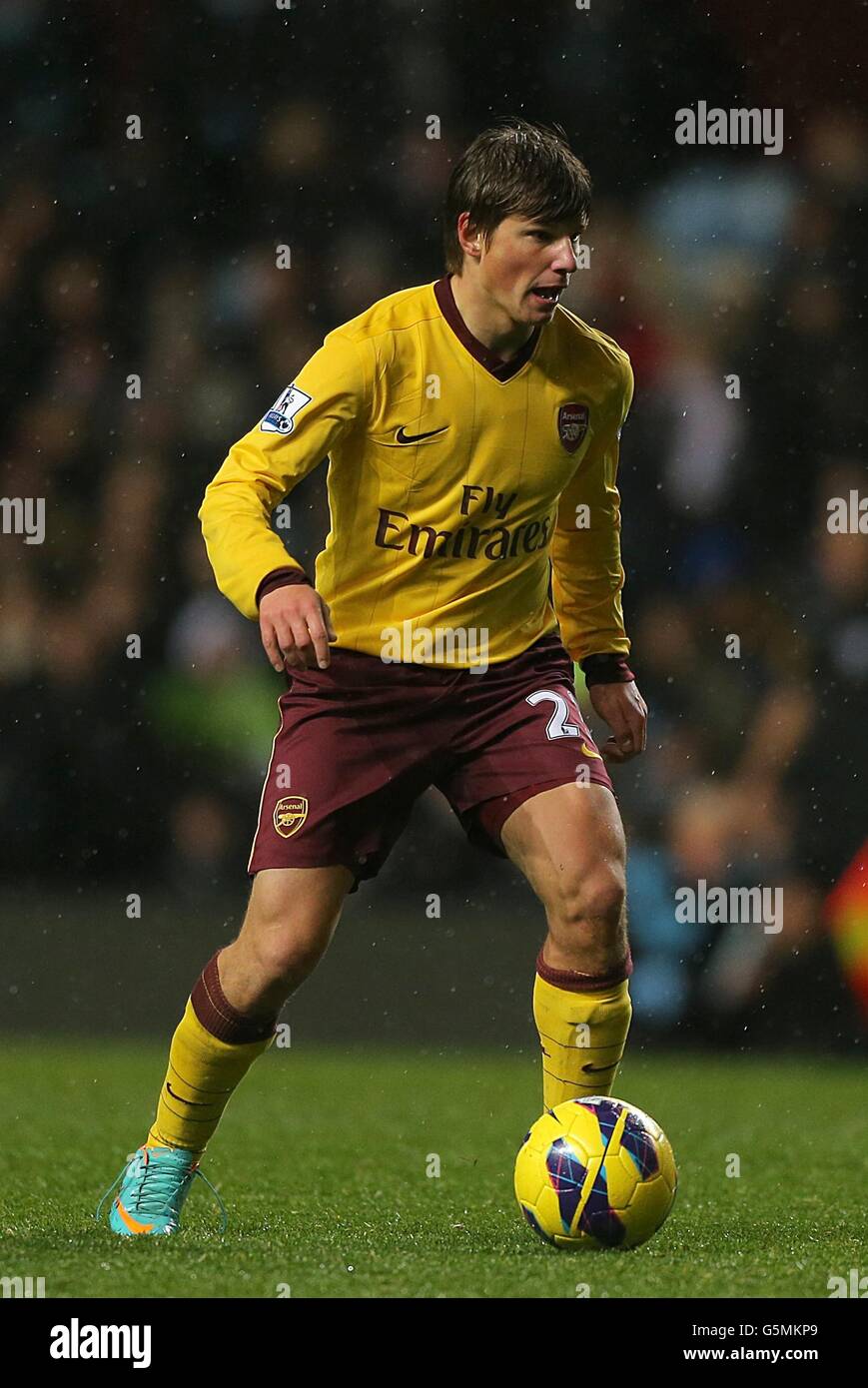 Fútbol - Barclays Premier League - Aston Villa v Arsenal - Villa Park. Andrey Arshavín del Arsenal en acción Foto de stock