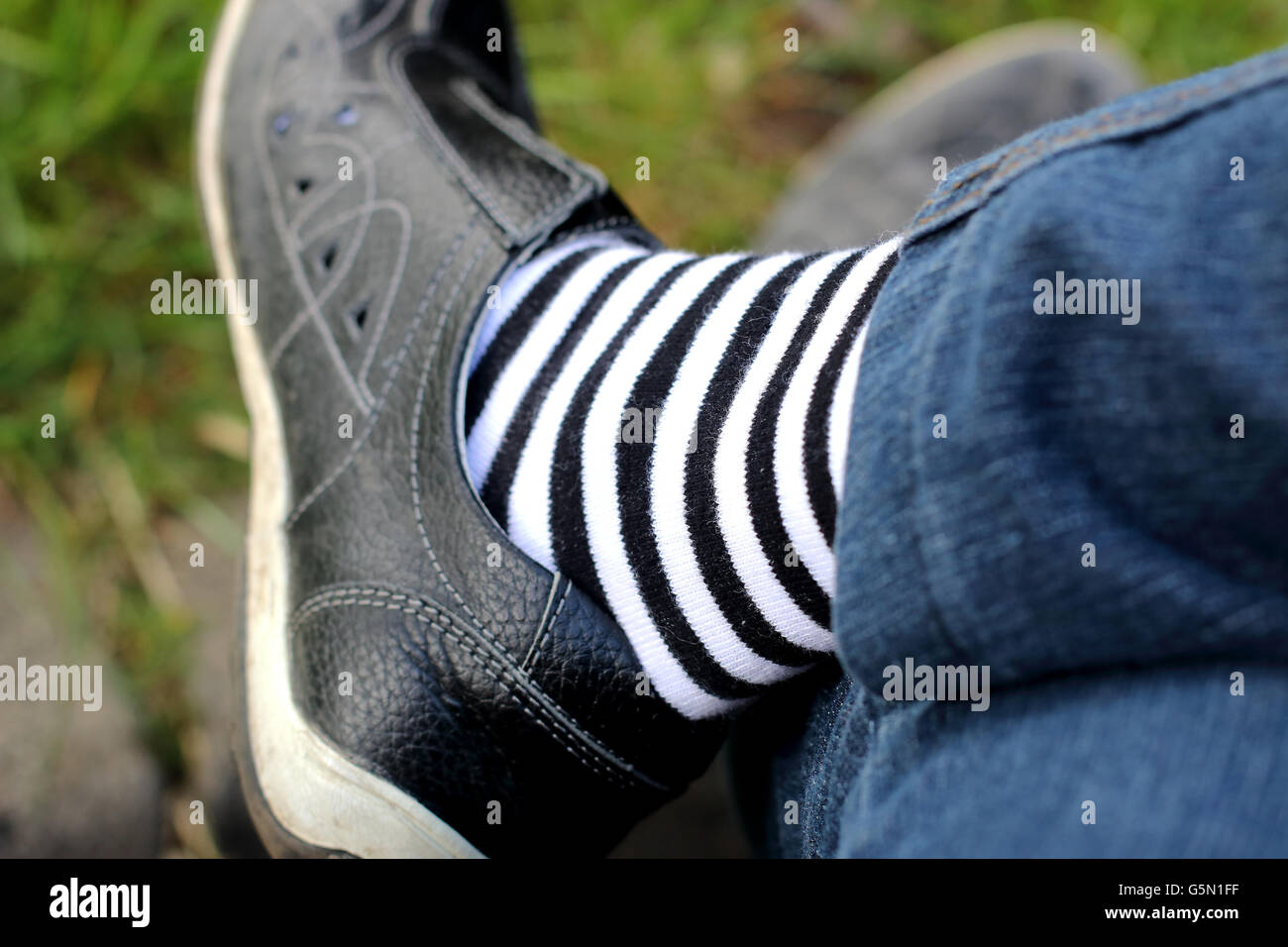 Zapatillas negras con raya blanca. - Vinted