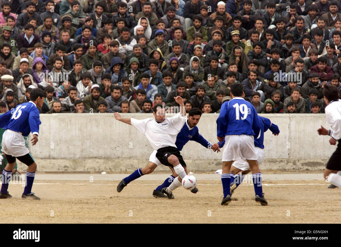 Afganistán ISAF v juego de fútbol Foto de stock