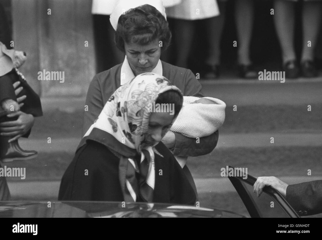 La realeza partera Delphine Stephens lleva Princess Anne's sus dos