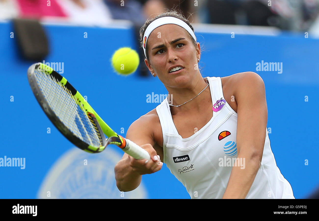 Eastbourne, Reino Unido. 22 de junio de 2016. Mónica Puig de Puerto Rico en acción durante su partido contra Dinamarca Caroline Wozniacki en el torneo de tenis Aegon International de Eastbourne Credit: James Boardman /Alamy Live News Foto de stock