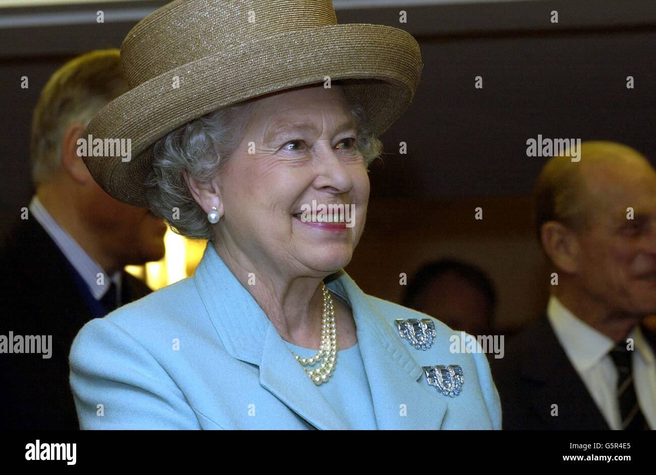 El Almuerzo de Jubileo de Oro de la Sociedad de Periódicos en el Hotel Savoy, Londres, en presencia de Su Majestad la Reina Isabel II . Foto de stock