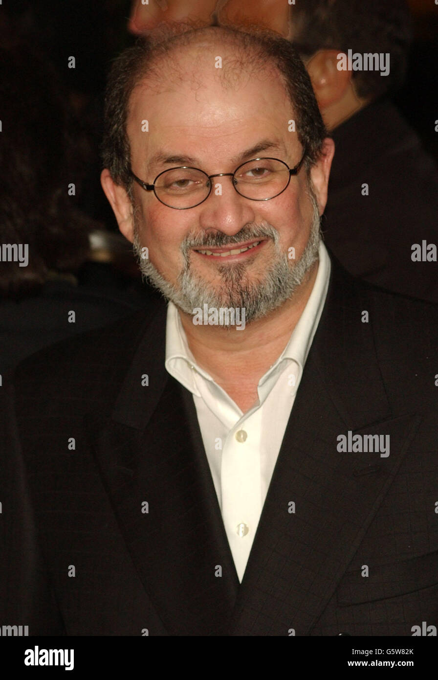 'La importancia de llamarse Ernesto' Rushdie Foto de stock