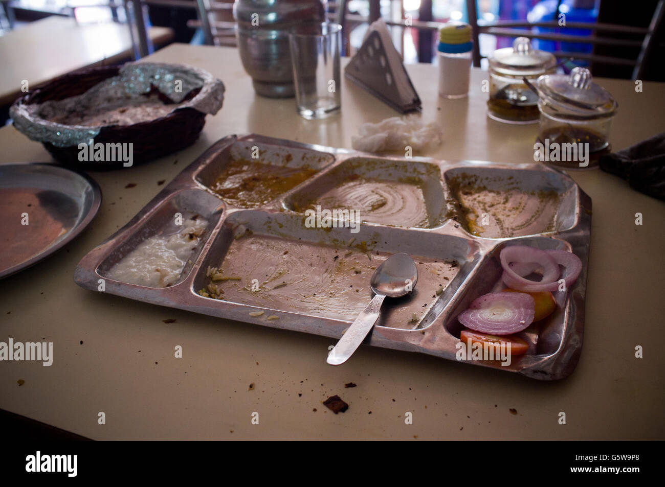 Terminado thali comida india Foto de stock