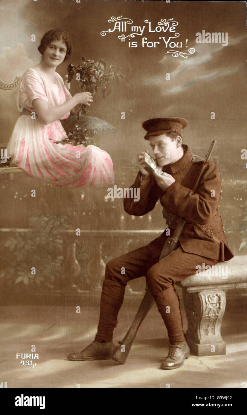 Kitsch / tarjetas / recuerdo, 'todo mi amor es para ti', soldado pensando en su novia, postal de color, alrededor de 1910, Derechos adicionales-Clearences-no disponible Foto de stock