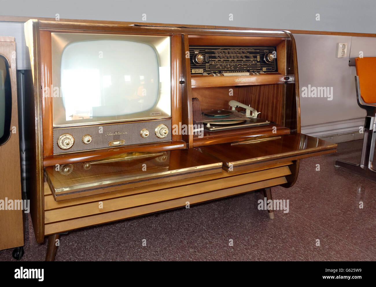 Modelo: Trilogie 1059 Stereo - Schaub und Schaub-Lorenz Trilogie 1059 Radio Stereo [TV] Año: 1961/1962 Foto de stock