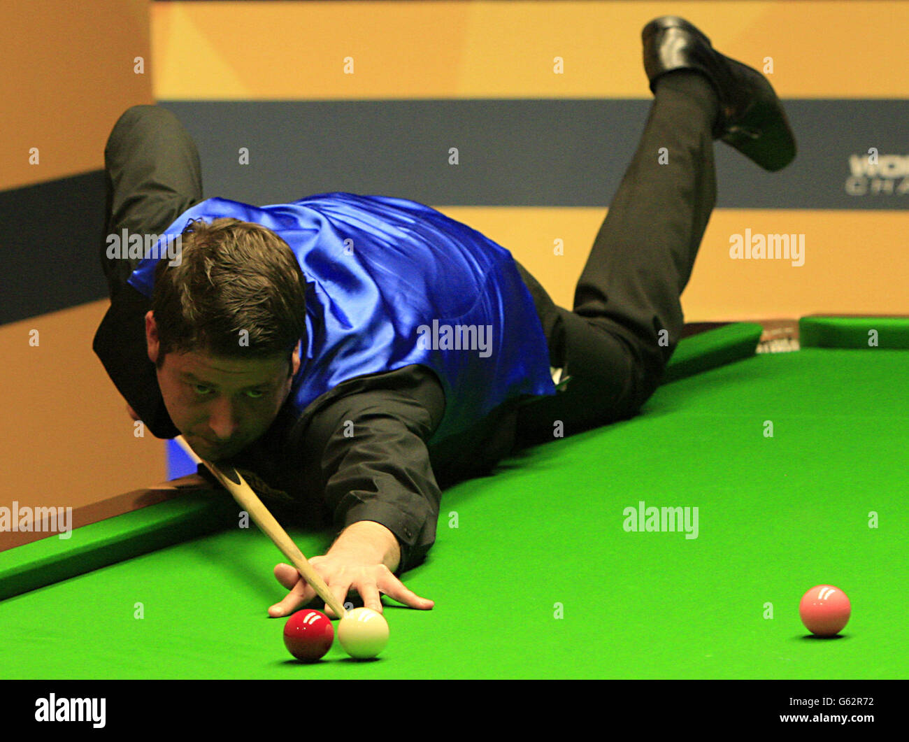 Matthew Stevens durante su primera ronda de partido contra Marco Fu durante el Campeonato Mundial de Betfair en el Crucible, Sheffield. Foto de stock