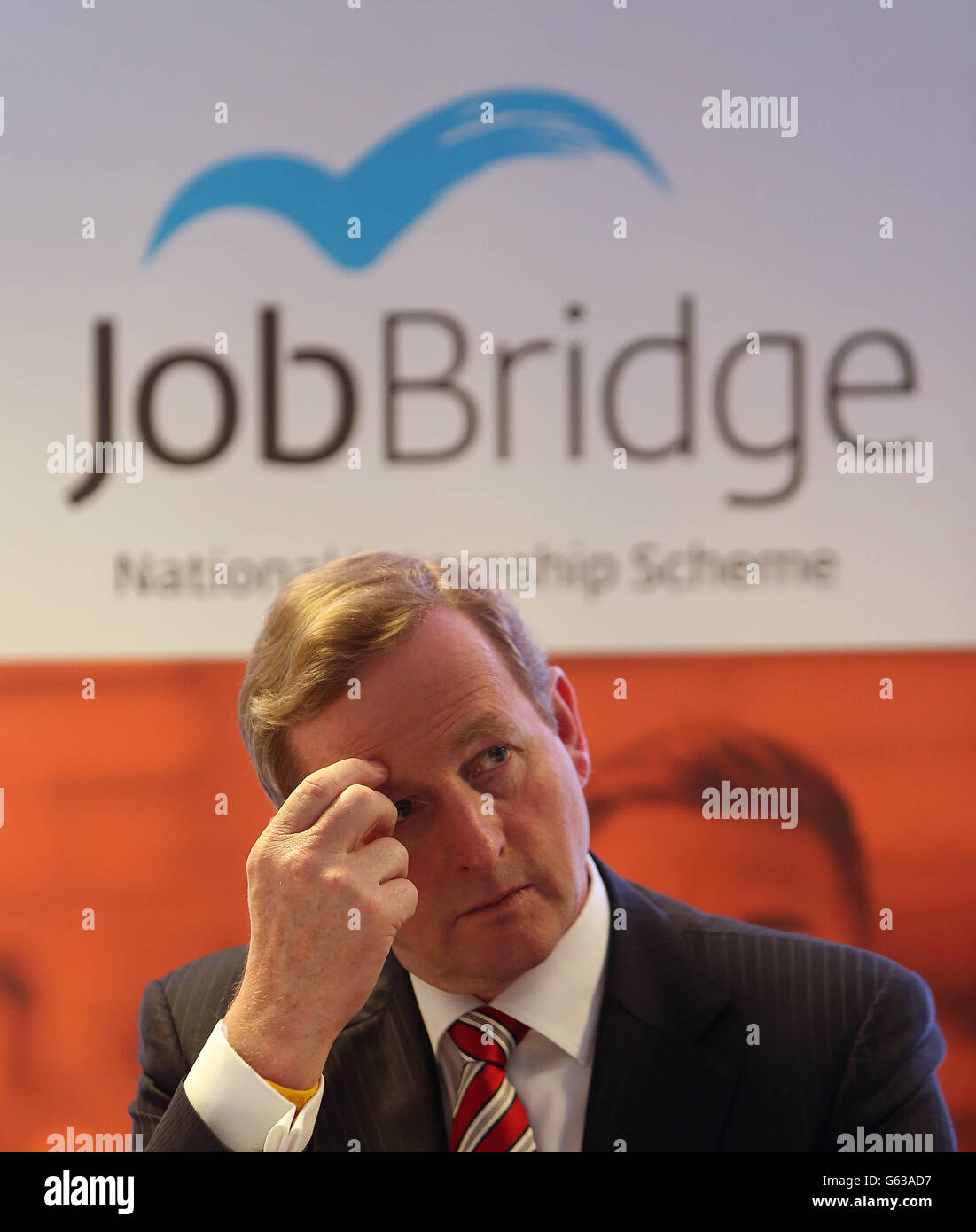 Taoiseach Enda Kenny lanza una evaluación independiente de JobBridge en las oficinas de LinkedIn en Gardner House, Wilton Place. Foto de stock