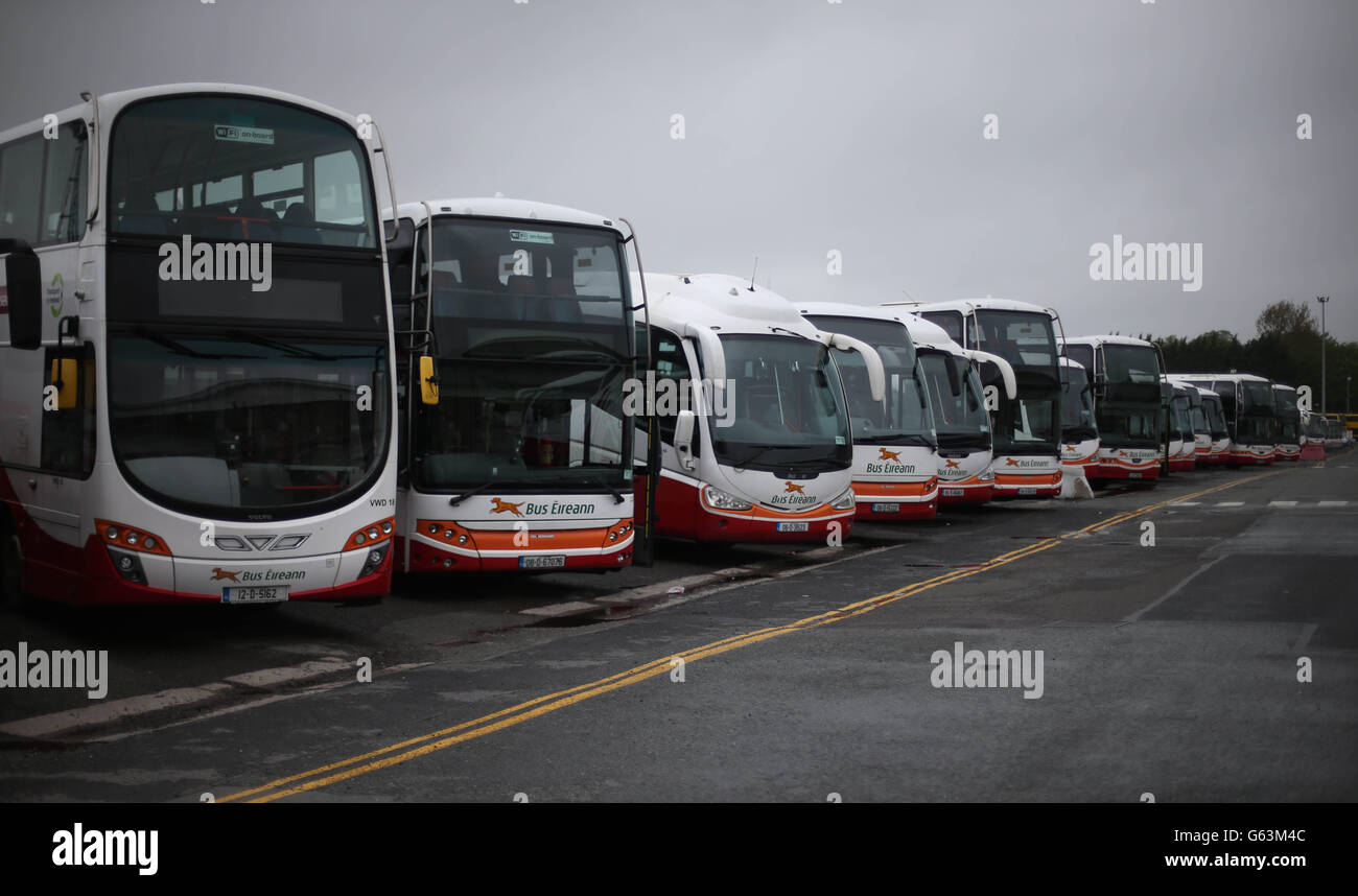 Autobuses eireann autobuses estacionados en broadstone depot