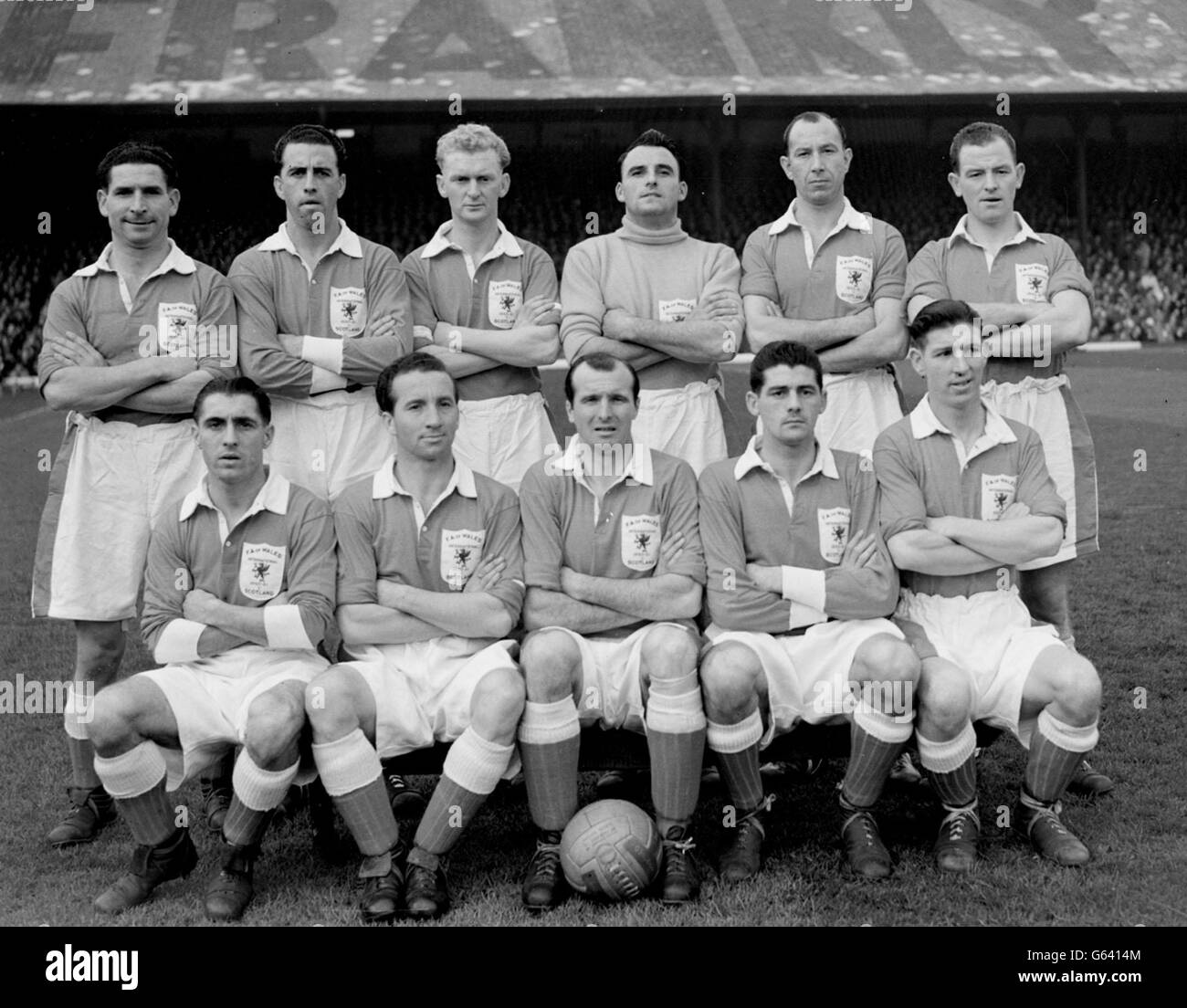 El Welsh Internation Team, incluyendo Ivor Powell, (posiblemente primera fila desde la derecha). *NO HAY INFORMACIÓN* Foto de stock
