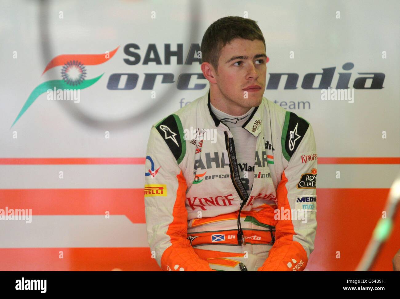 Paul Di Resta, piloto de la Fuerza del Sahara en la India, durante la práctica en el Circuit de Catalunya, Barcelona. Foto de stock