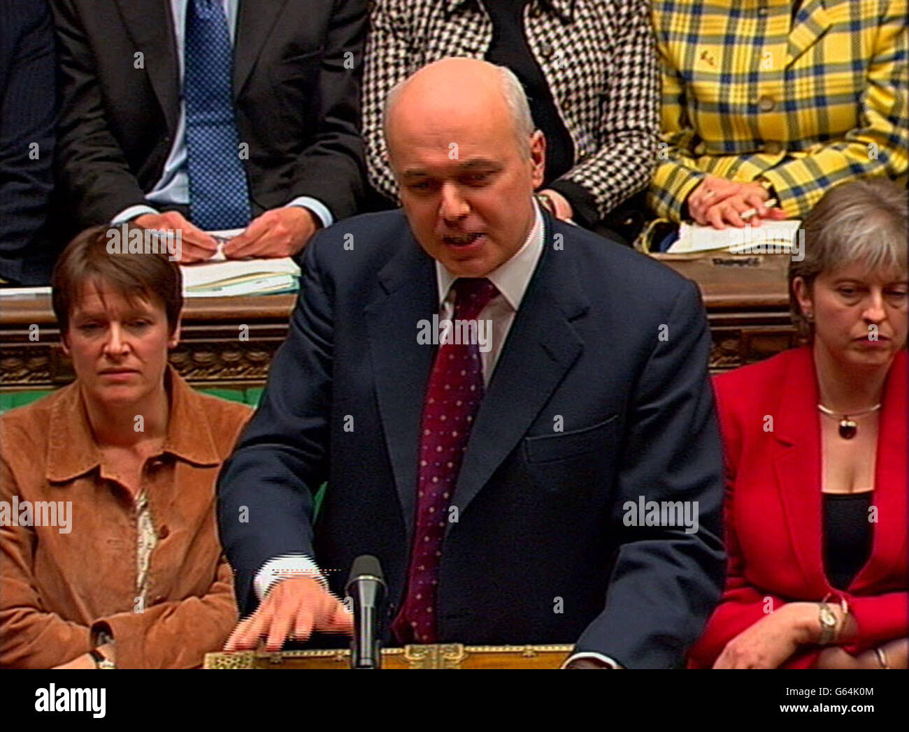 NO PARA USO COMERCIAL: Video agarrado del líder conservador Iain Duncan Smith hablando durante las preguntas del primer Ministro en la Cámara de los comunes, Londres. Foto de stock