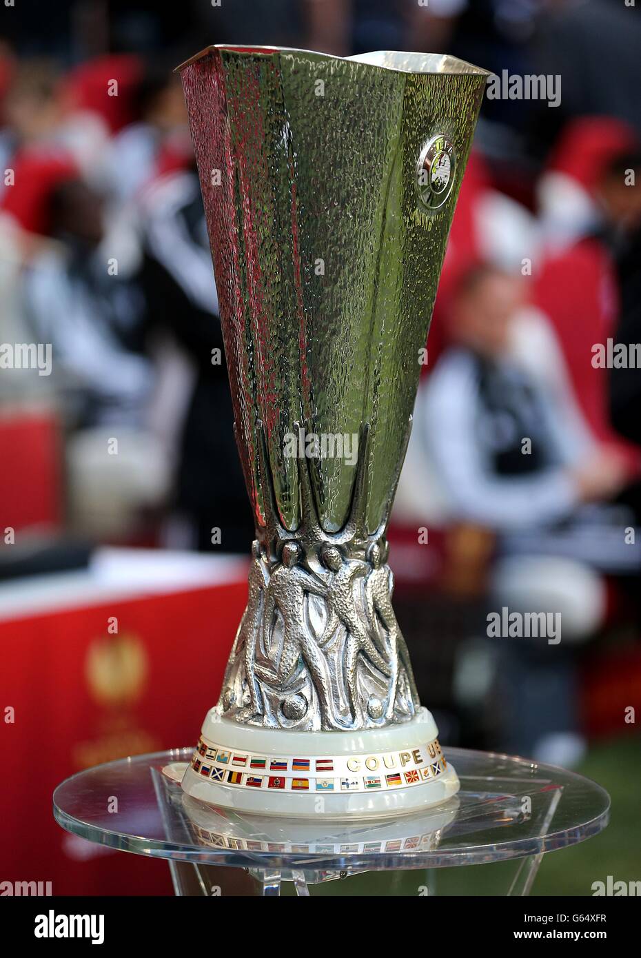 Fútbol - UEFA Europa League Final - Benfica vs Chelsea - Amsterdam Arena. El trofeo de la Liga Europea de la UEFA que aparece antes del partido Foto de stock