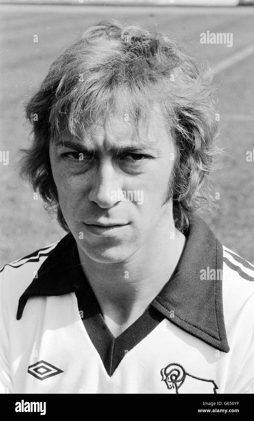 Charlie George del condado de Derby. Charlie George del club de fútbol del condado de Derby durante la temporada 1976/77. Foto de stock