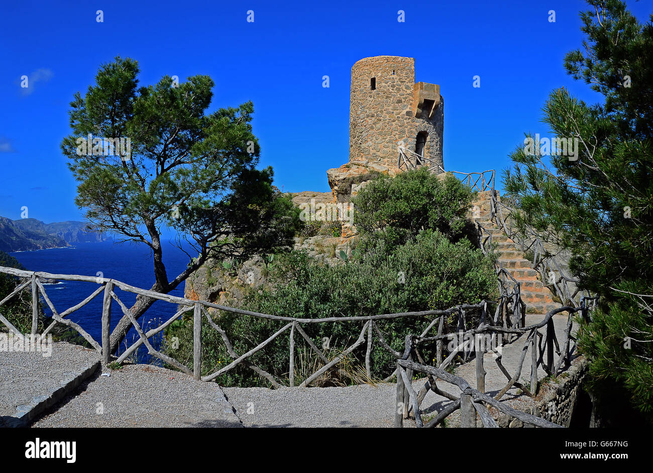 La torre des Verger, antigua atalaya, Banyalbufar, Mallorca, España Foto de stock