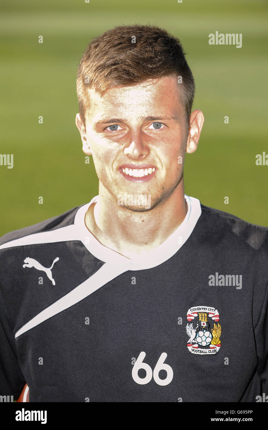 Fútbol - Sky Bet League One - Coventry City Photocall 2013/14 - Ryton Training Ground. Alex Gott, Coventry City Foto de stock