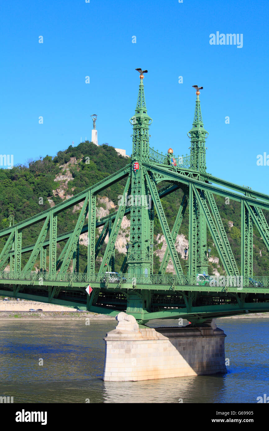 Hungría Budapest Danubio Puente Liberty Monte Gellért estatua de Libertad Foto de stock