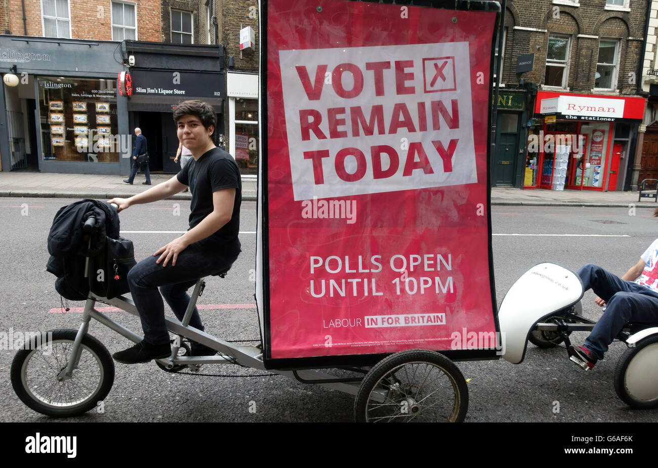 EU Referendum permanecen campaña de publicidad móvil, Islington, Londres Foto de stock