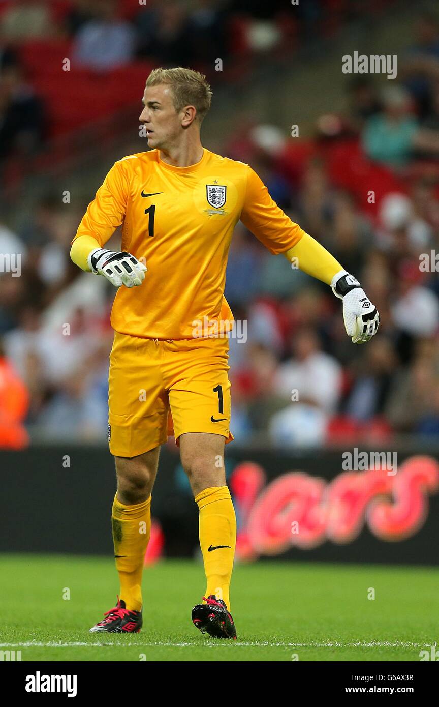 Fútbol - Vauxhall International Friendly - England contra Escocia - Wembley Stadium. El portero de Inglaterra Joe Hart en acción Foto de stock