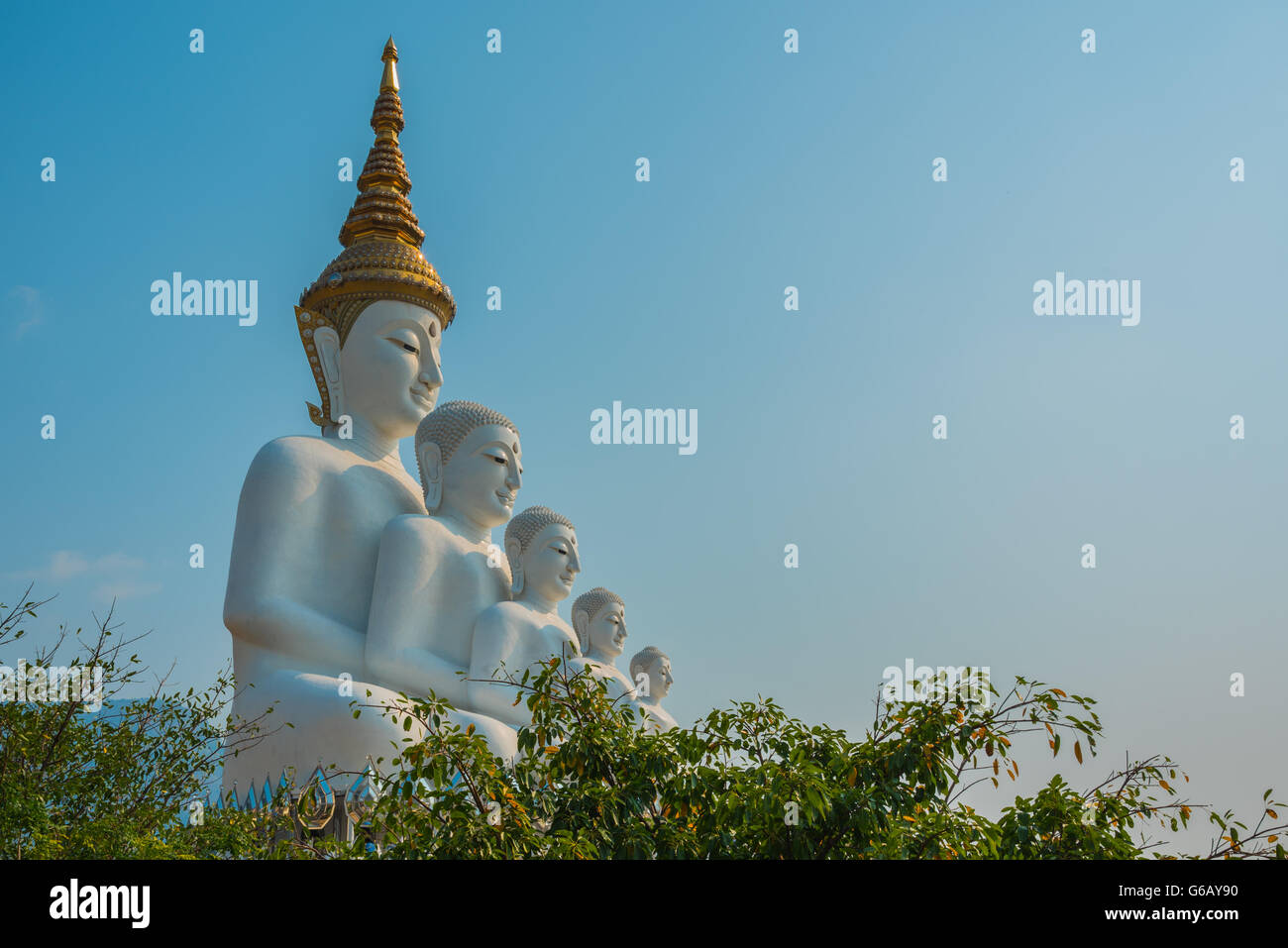 Cinco estatua de Buda, en la provincia de Phetchabun,Tailandia Foto de stock