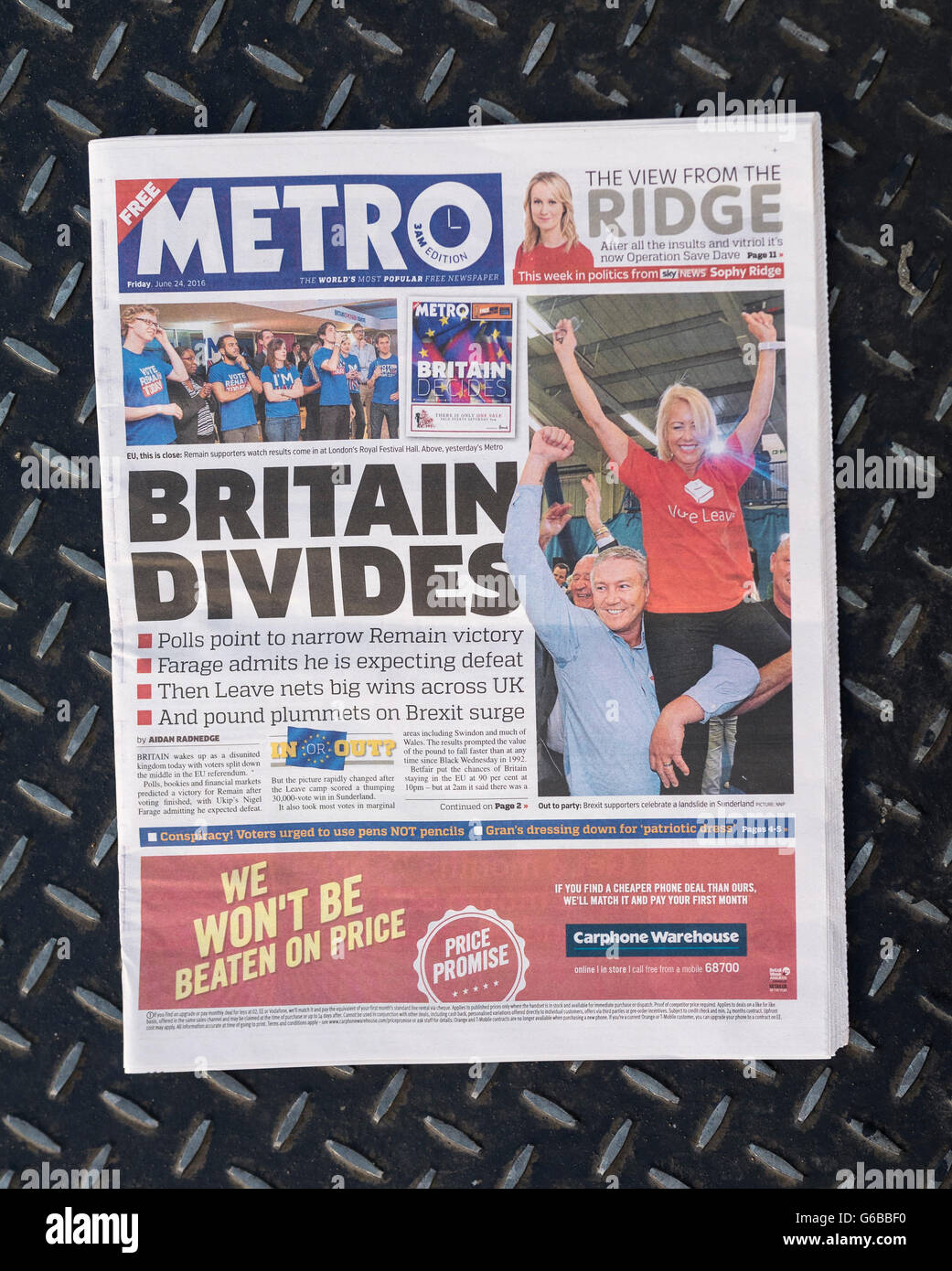 El periódico británico Metro Front page el día después del referéndum sobre la UE. Foto de stock