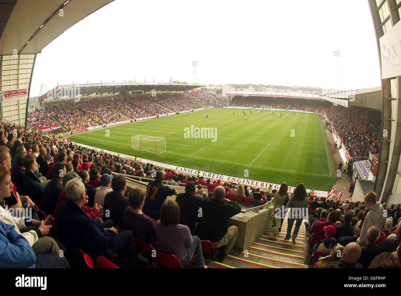 El estadio Pittodrie en Aberdeen, martes 5 de agosto de 2003, donde Liverpool juega a Aberdeen en un preseason amistoso. Foto de stock