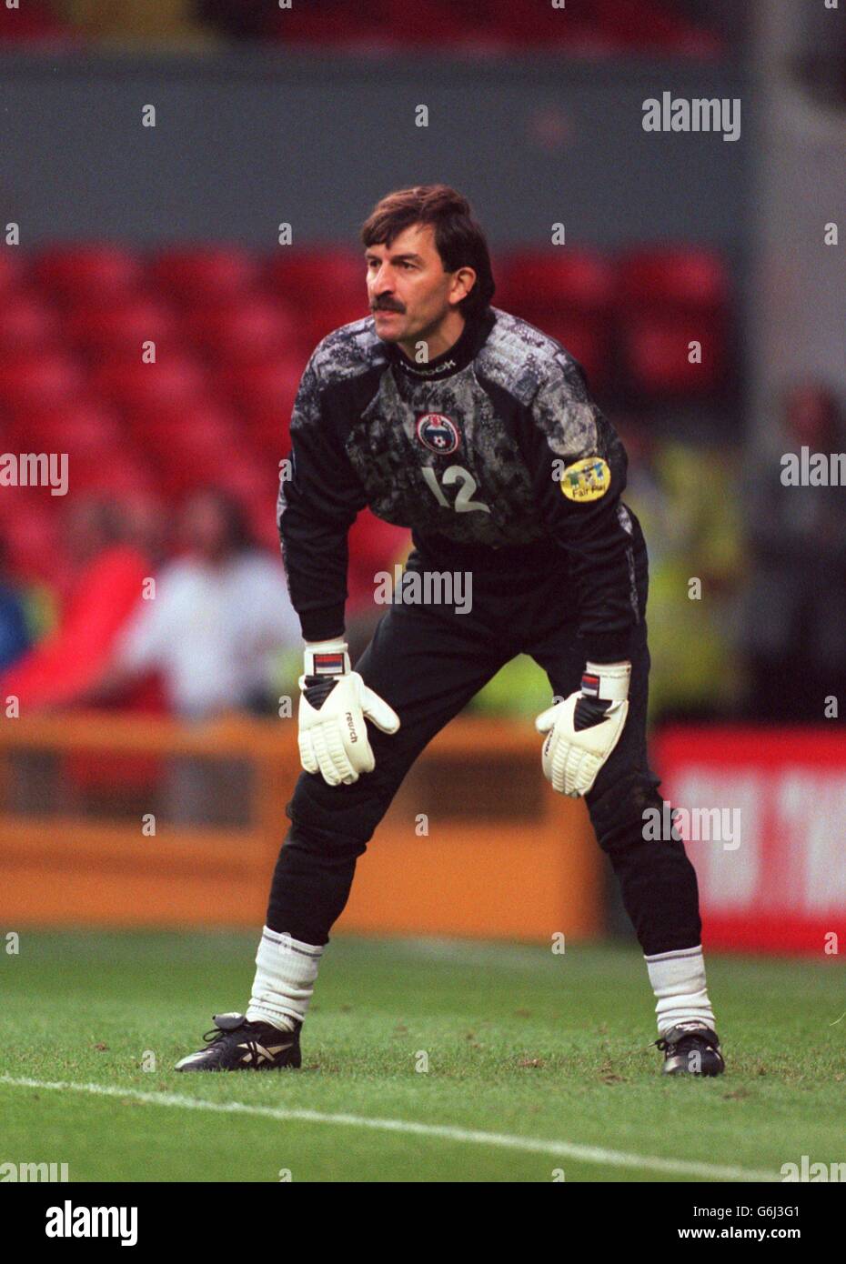 [Imagen: rusia-v-republica-checa-futbol-euro-96-g6j3g1.jpg]