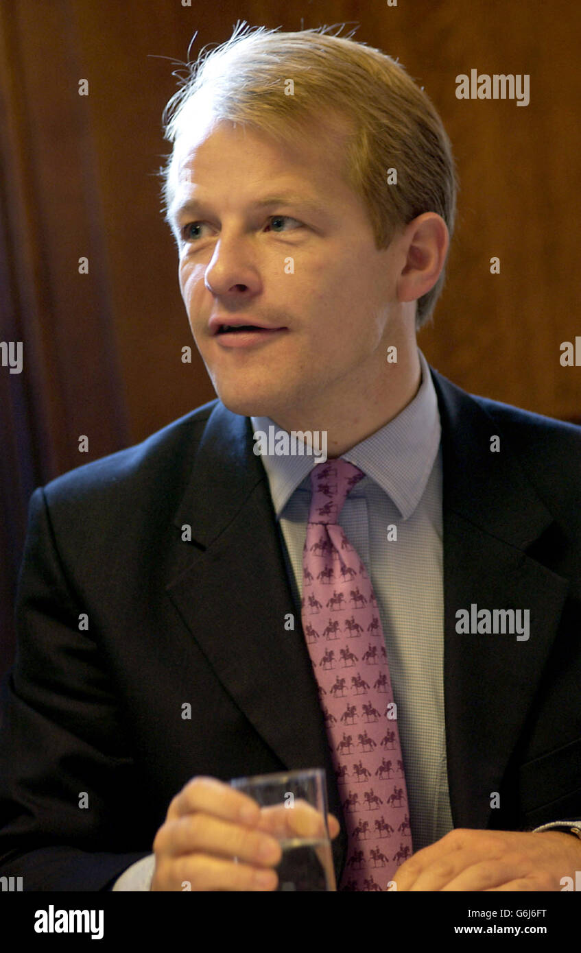 David Laws MP, Secretario en Jefe de la sombra del Tesoro, en la primera Reunión del Gabinete en la sombra de los Demócratas Liberales. Foto de stock