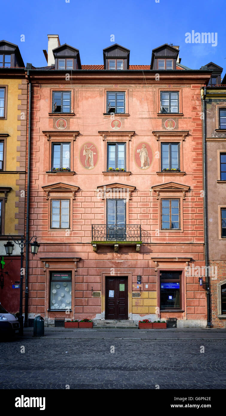 Oficina de información turística en el casco antiguo de la ciudad mercado Rynek Starego Miasta Varsovia Polonia Foto de stock