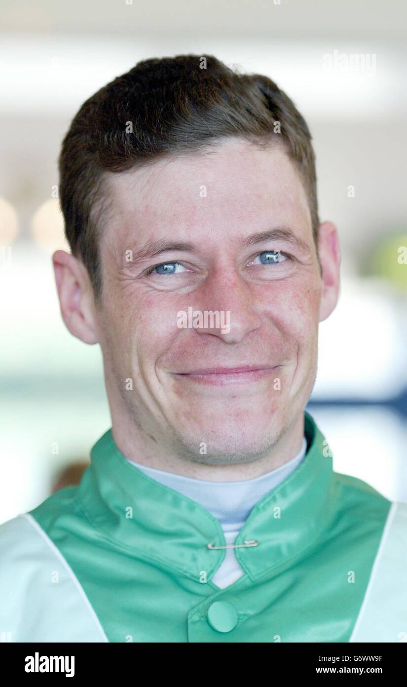 J McAuley Jockey Nottingham. Jockey John McAuley en el hipódromo de